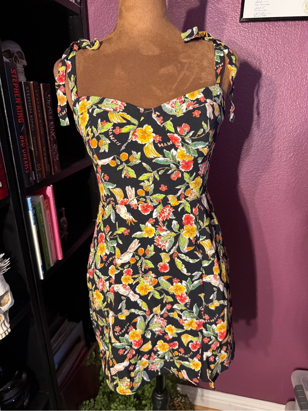 WAYF Tie-Shoulder Sundress m- vibrant and flirty